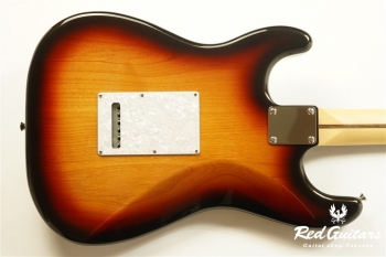 2021 Collection Made in Japan Hybrid II Stratocaster - Metallic 3-Color Sunburst